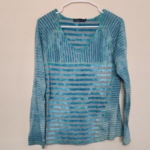 XL PrAna Vneck Shirt